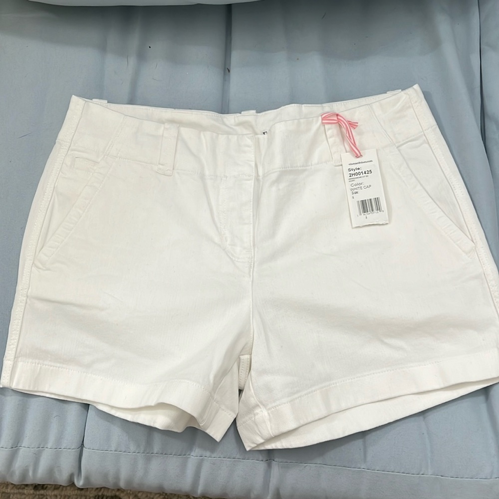 Vineyard Vines never worn white shorts